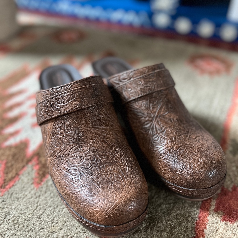 Crocs Sara Clogs